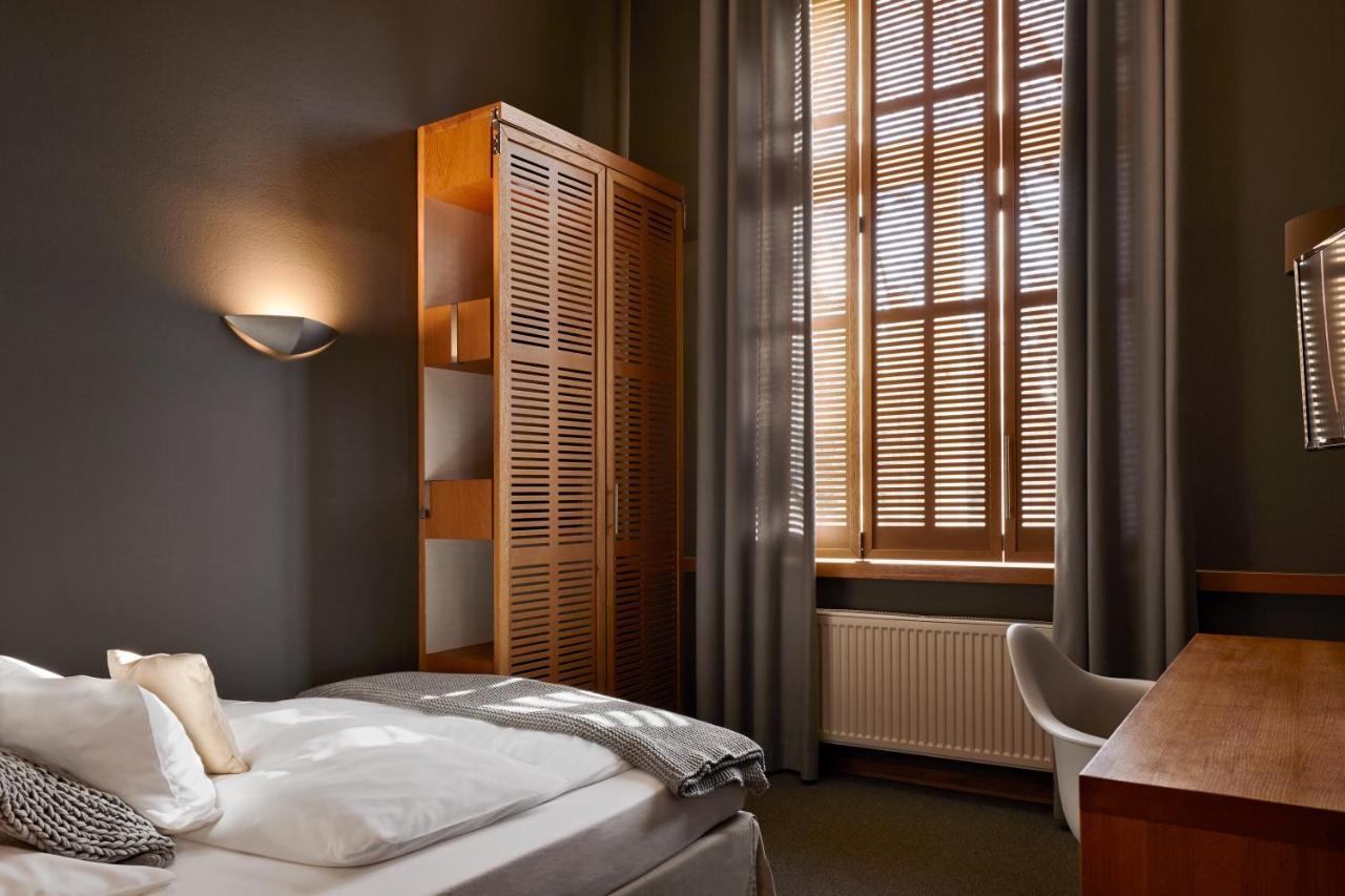 Deluxe Single Room,1498824469:JPEG